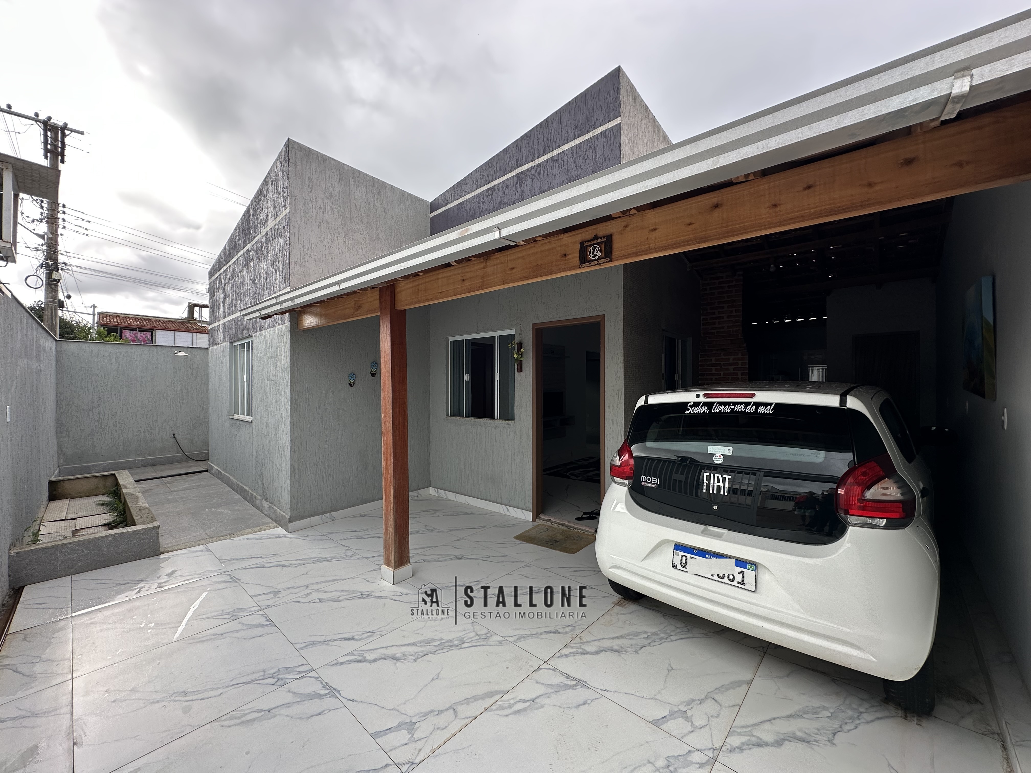 Casa térrea, 3 quartos, acabamento moderno, à 500m da Praia de Piúma/ES