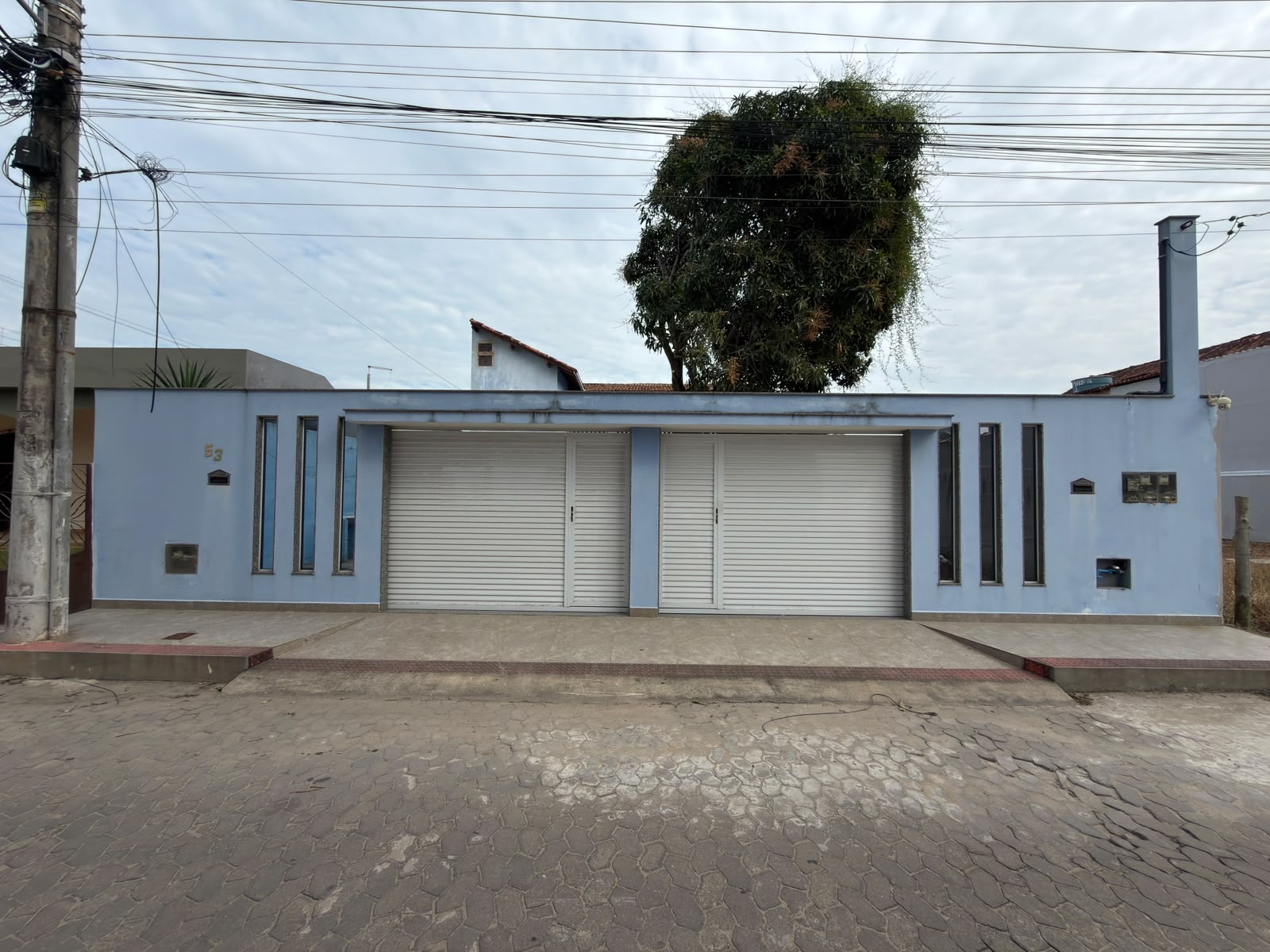 Casa térrea, no bairro Acaiaca, disponível para aluguel anual em Piúma/ES