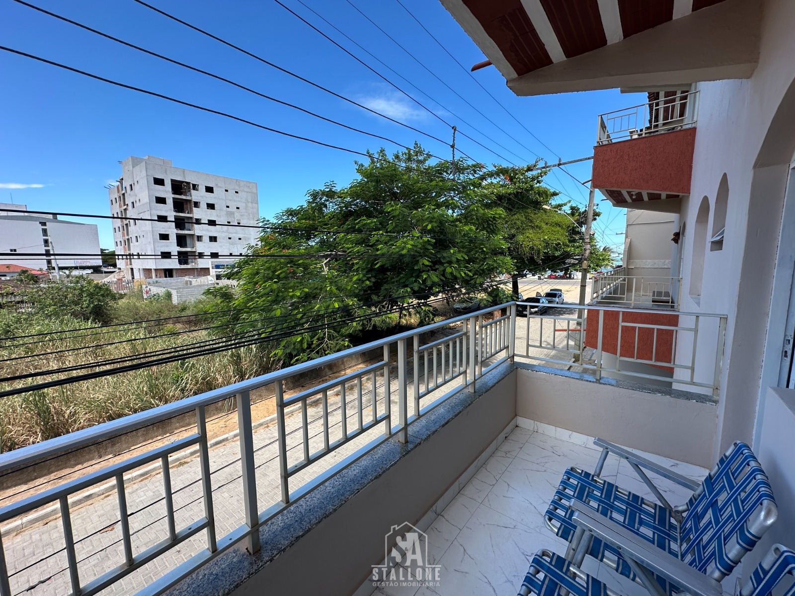 Excelente oportunidade para você que procura um apartamento amplo, com vista para o mar, em área privilegiada da orla de Piúma/ES