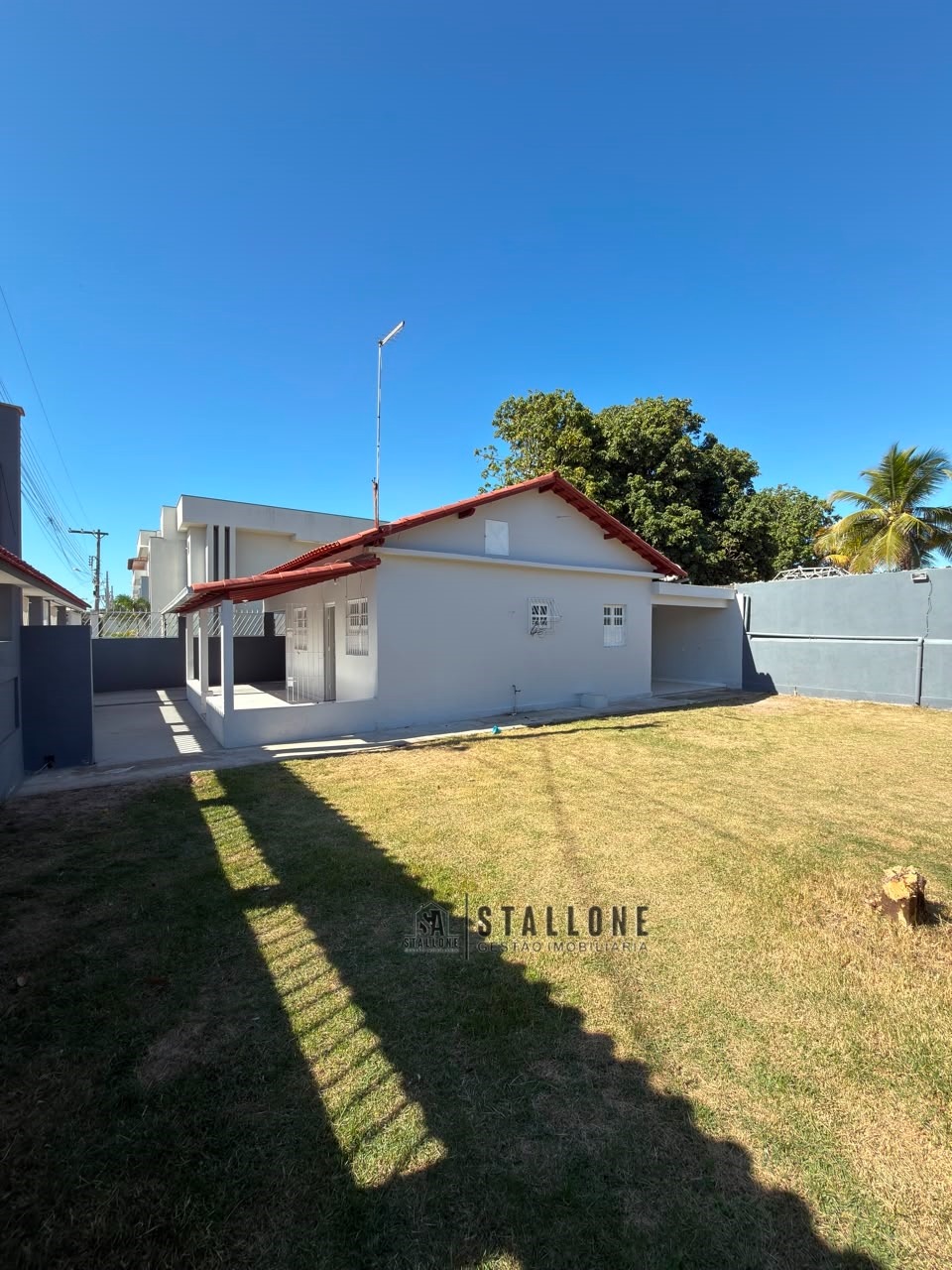 Casa térrea financiável, com 2 quartos sendo 1 suíte, edificada em um lote de 288m² em Itaóca/Itapemirim ES